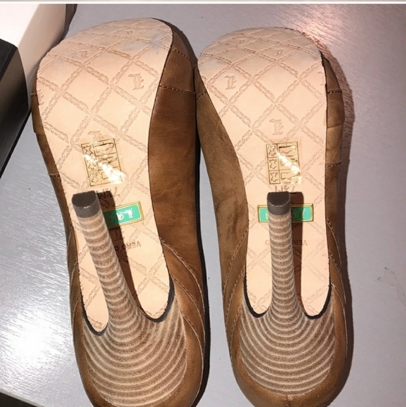 L.A.M.B. leather peep toe heel - Picture 2 of 5